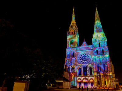 BLEU – miroir des Hommes et du Ciel - Portail royal de la cathédrale