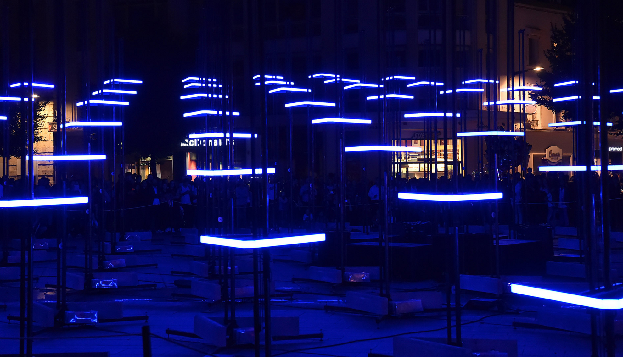 Les Petits Papiers - Jardin de l'Ev&eacute;ch&eacute; F&ecirc;te de la lumi&egrave;re 2019 &copy;GroupementMArtino &copy;Collectif Coin