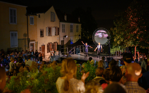 fete-lumiere-2023-black-fingers-chartres-en-lumieres-_3_.jpg