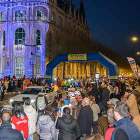 chartres-en-lumieres-2023-trail-depart-04.jpg