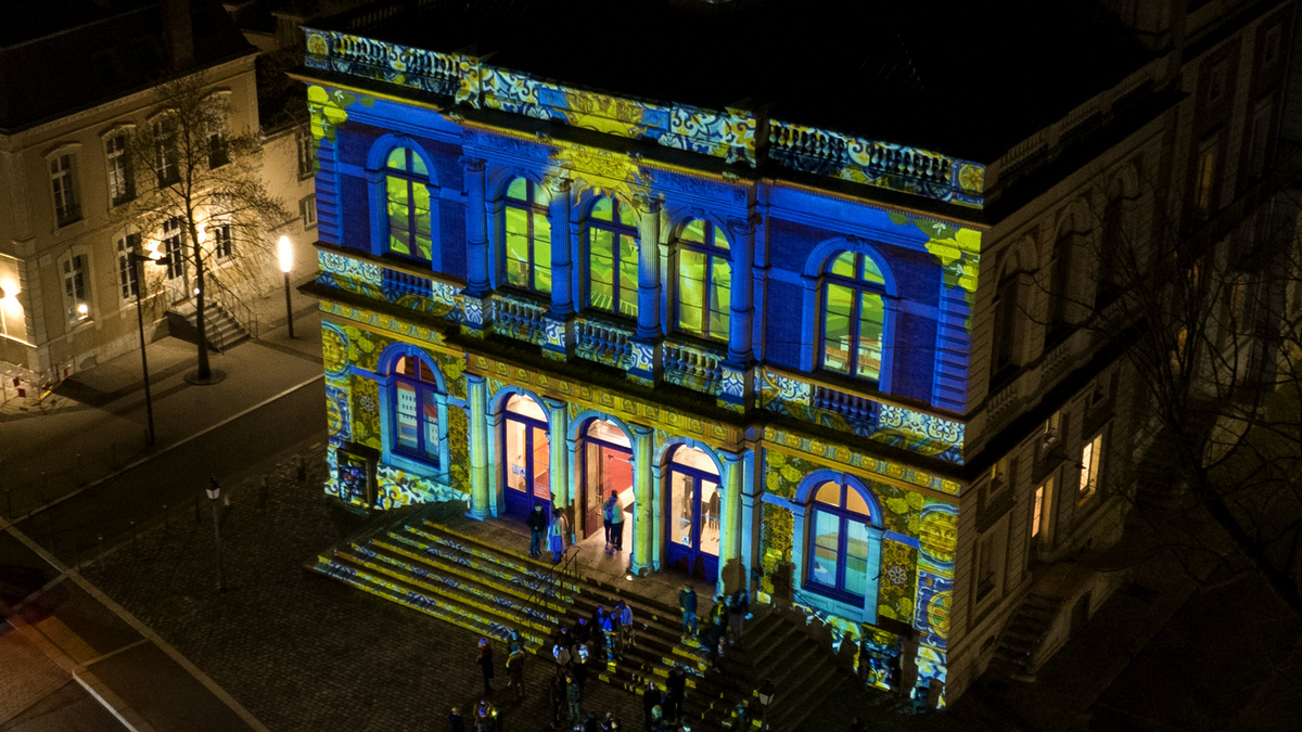  scénographie "A l'italienne" sur la façade du théâtre de Chartres