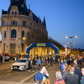 chartres-en-lumieres-2023-trail-depart-011.jpg