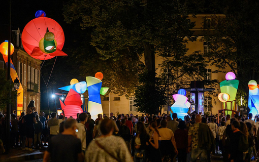 fete-lumiere-2023-picto-facto-chartres-en-lumieres-_2_.jpg