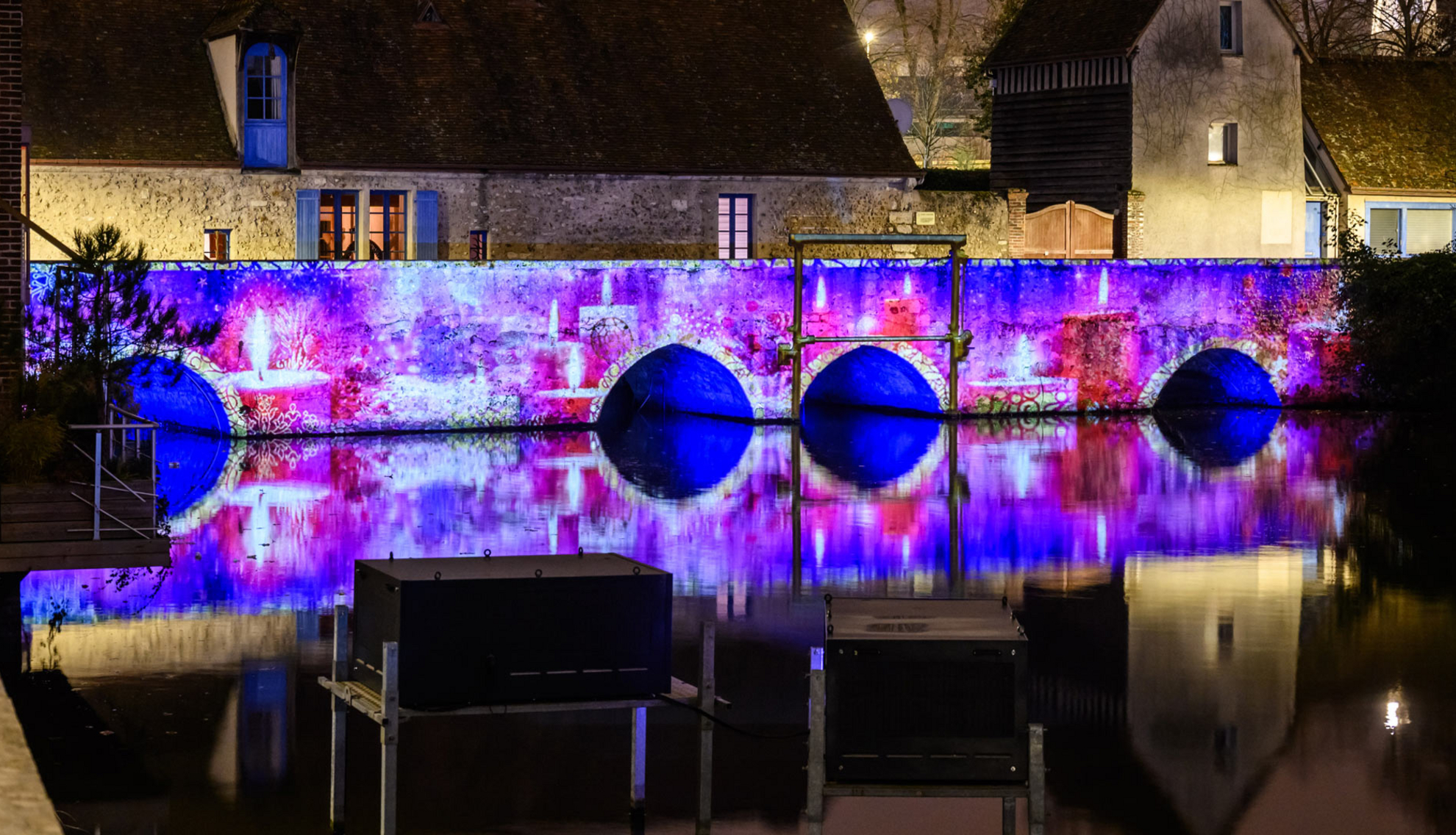 Moulin et pont Saint-Père - Rivière des lutins - Noël 2023 Moulin et pont Saint-Père - Rivière des lutins - Noël 2023