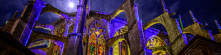 L'&eacute;glise Saint-Pierre illumin&eacute;e par Chartres en lumi&egrave;res