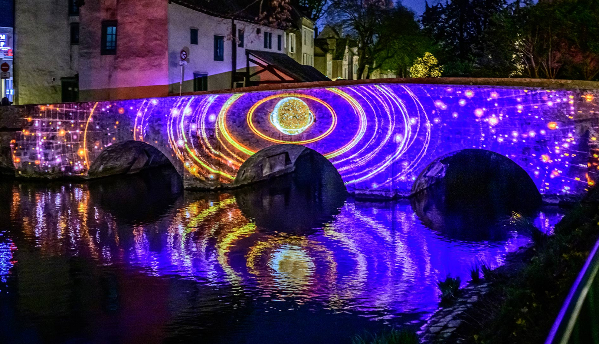 Résonances, illumination du pont des Minimes - Holymage Résonances, illumination du pont des Minimes - Holymage