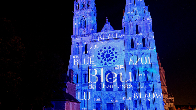 BLEU – miroir des Hommes et du Ciel - Portail royal de la cathédrale
