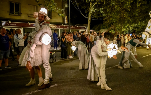 fete-lumiere-2023-remue-menage-chartres-en-lumieres-_15.jpg