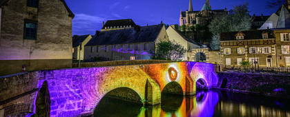 Le pont des Minimes illumin&eacute; par Chartres en lumi&egrave;res
